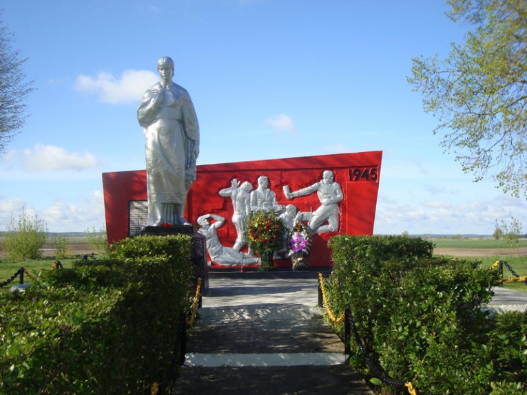 Памятник землякам д. Рымутевцы