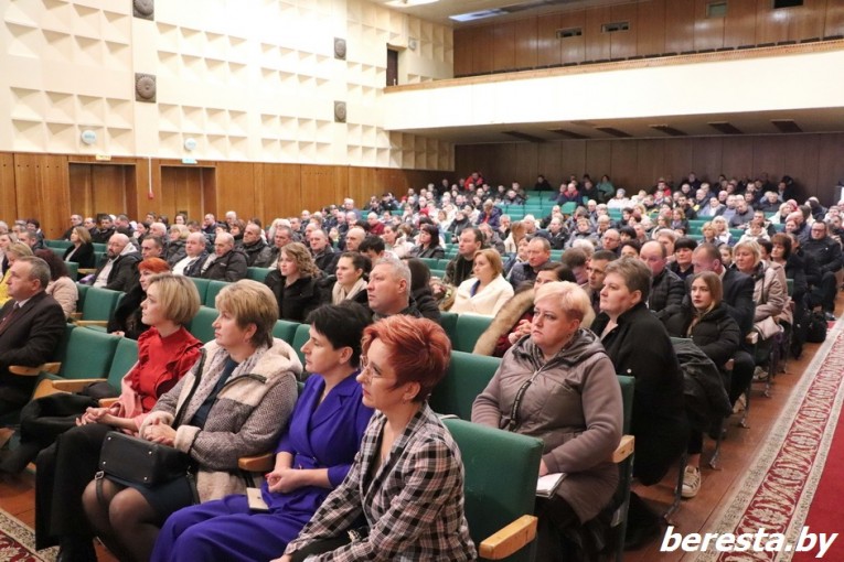 Награды труженикам, избрание профсоюзного актива и концерт группы «Дрозды». В КСУП «Воронецкий» прошло итоговое собрание