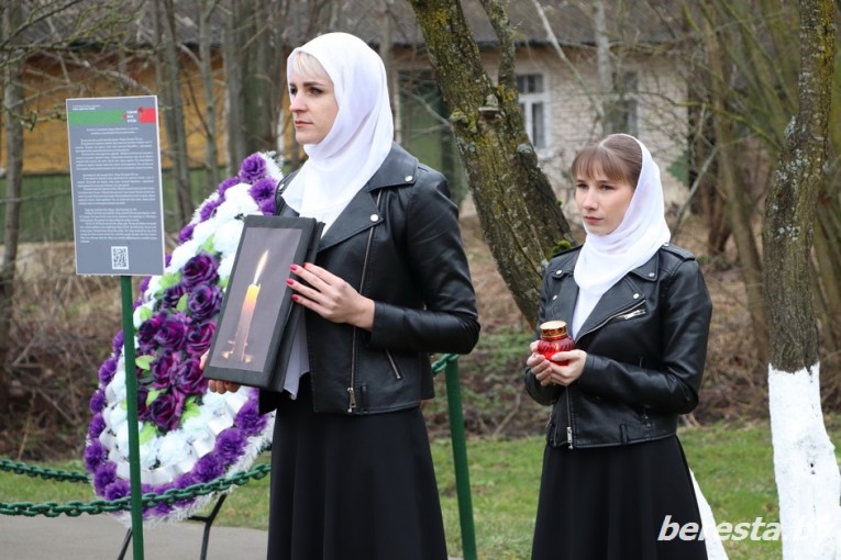 В Верховлянах прошел митинг-реквием «Не гаснет памяти свеча»