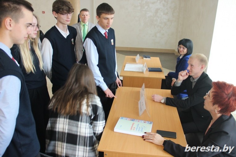 В Берестовицком районе прошла «Молодежная ярмарка вакансий»