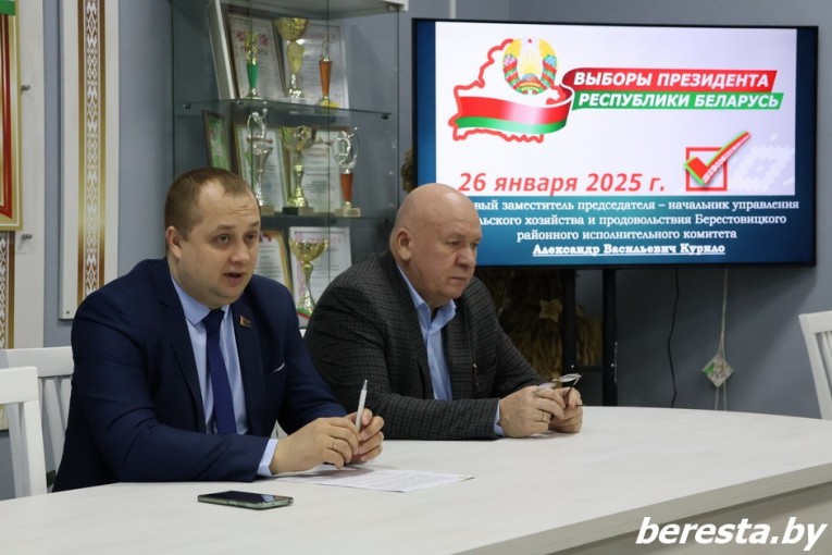 Фотофакт. Заместитель председателя Берестовицкого райисполкома Александр Курило встретился с трудовым коллективом КСУП «Воронецкий»