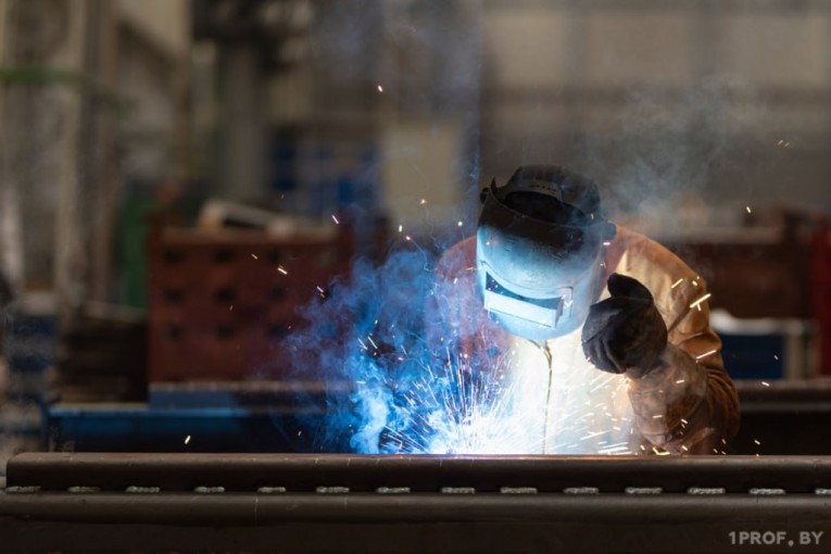 В каких сферах белорусы могут выйти на пенсию по возрасту досрочно?