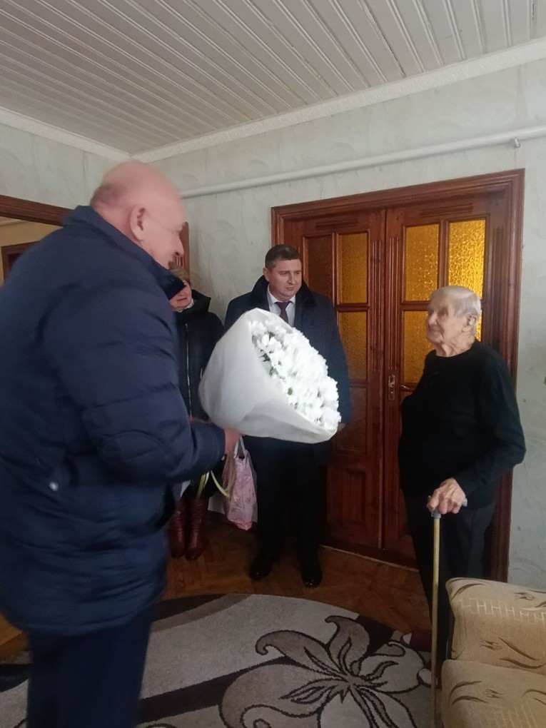 Республиканская новогодняя благотворительная акция для пожилых людей "От всей души"