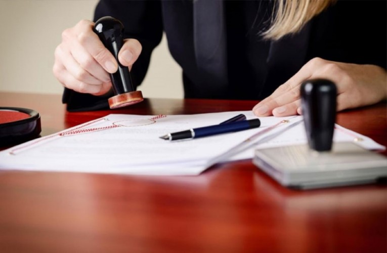 Нотариусы 13 марта проконсультируют бесплатно в честь Дня Конституции Беларуси