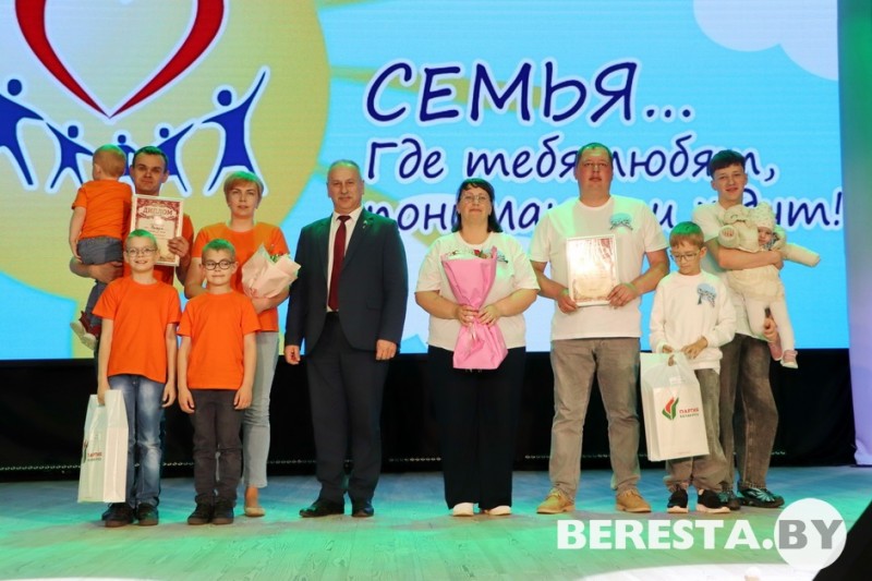 Семья Красовских приняла участие в районном конкурсе «Семья года»